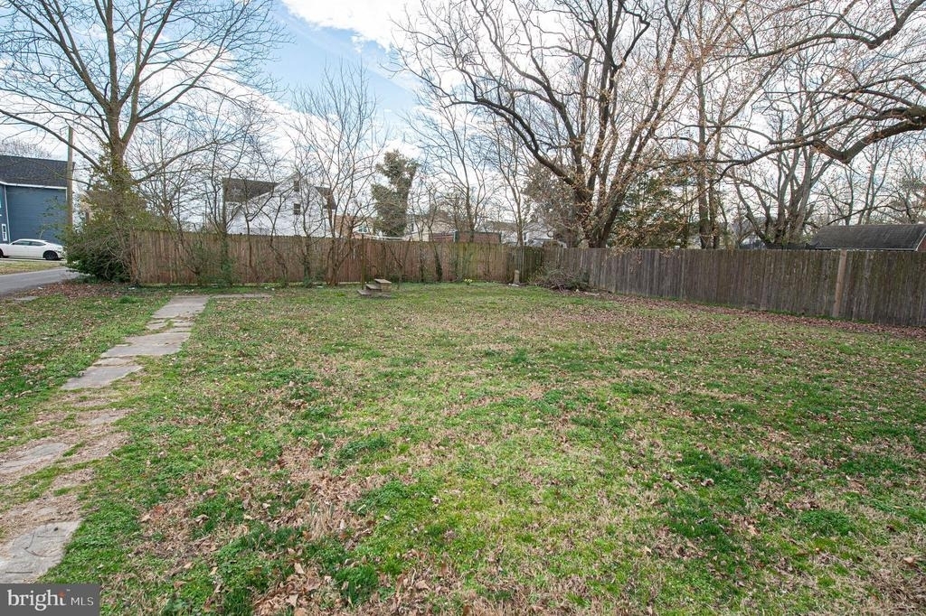 208 E East Street - Photo 4