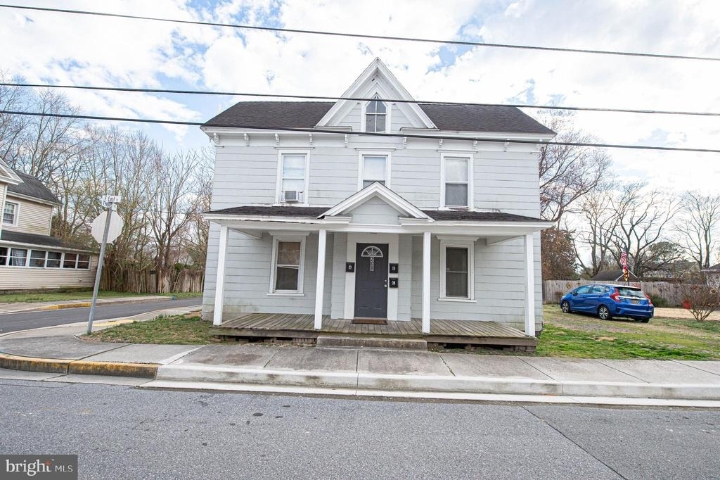 208 E East Street - Photo 0