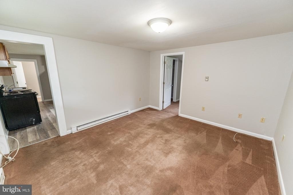 208 E East Street - Photo 8