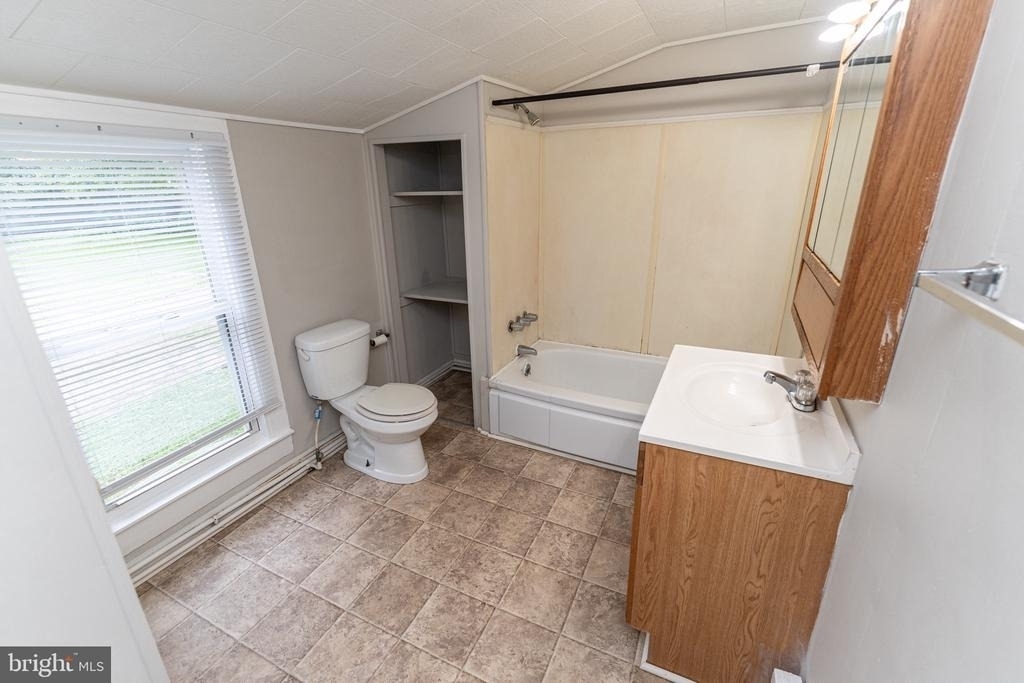 208 E East Street - Photo 20