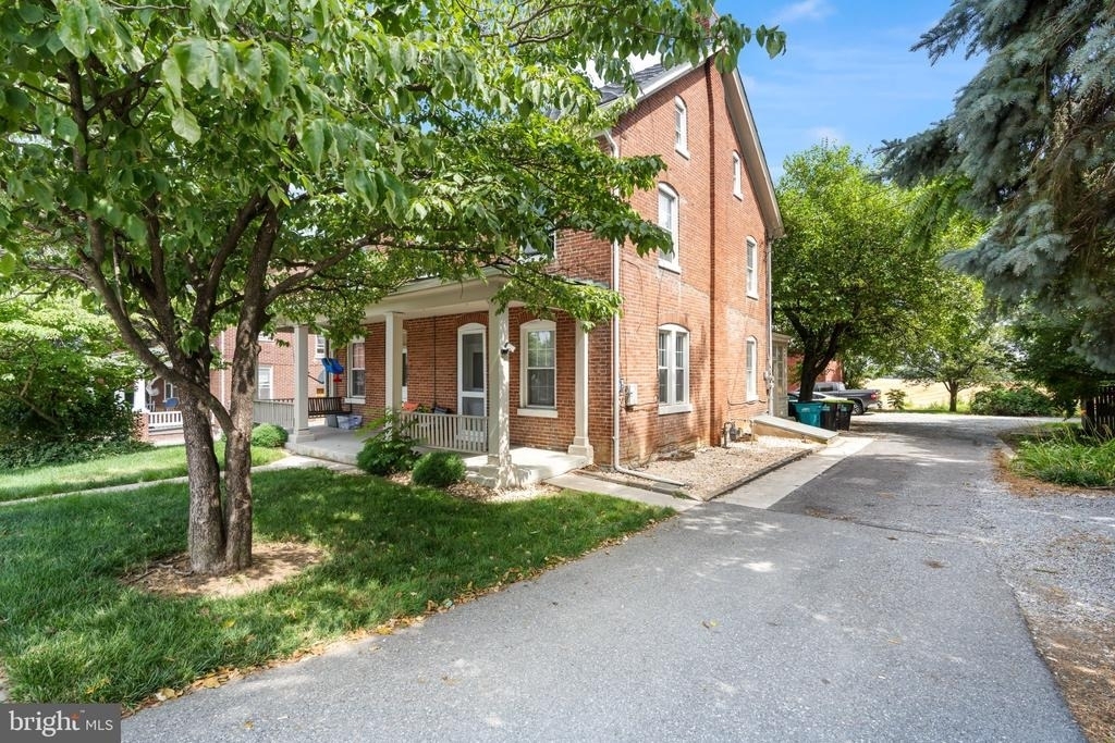 19332 Longmeadow Road - Photo 0