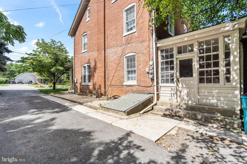 19332 Longmeadow Road - Photo 1