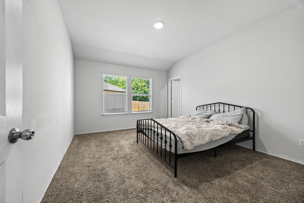 603 Taggart Trl - Photo 11