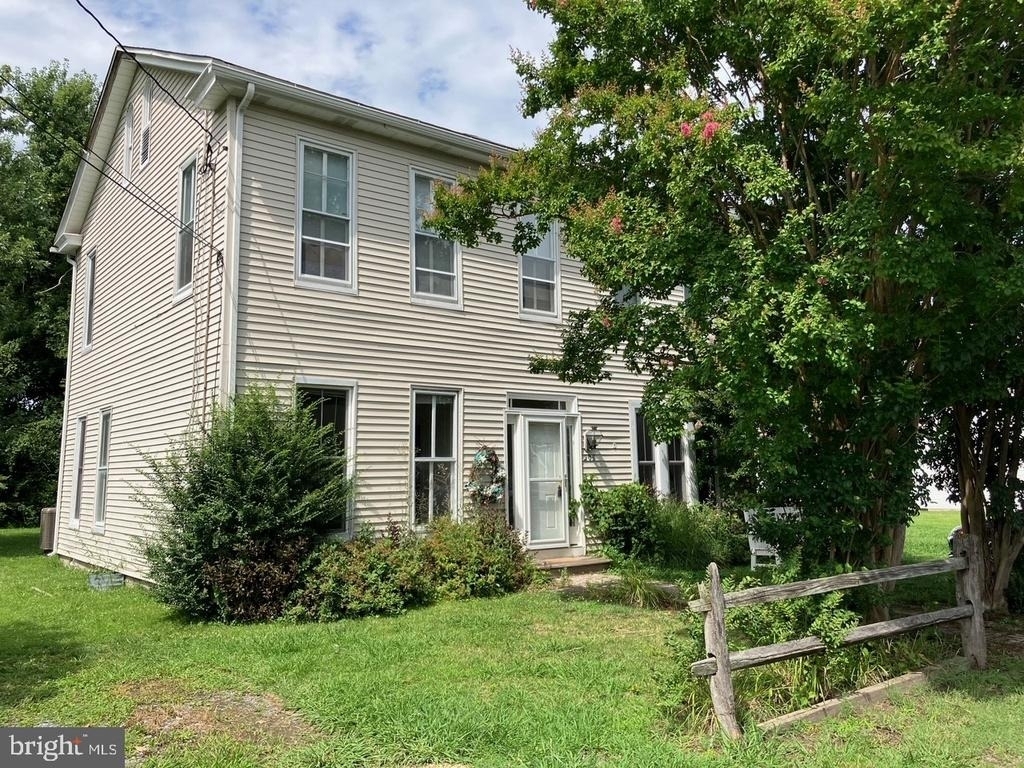 205 Railroad Avenue - Photo 0