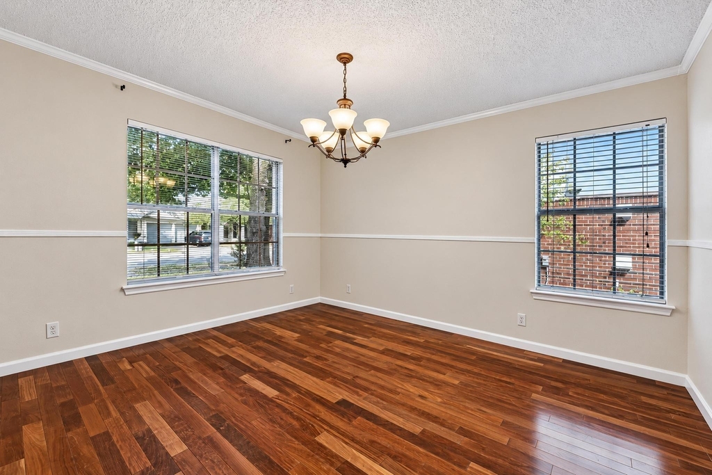 2616 Oakwood Glen Dr - Photo 4