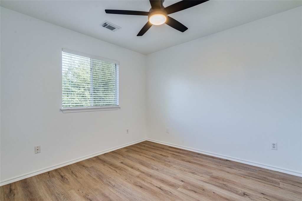 1106 Hughmont Dr - Photo 19