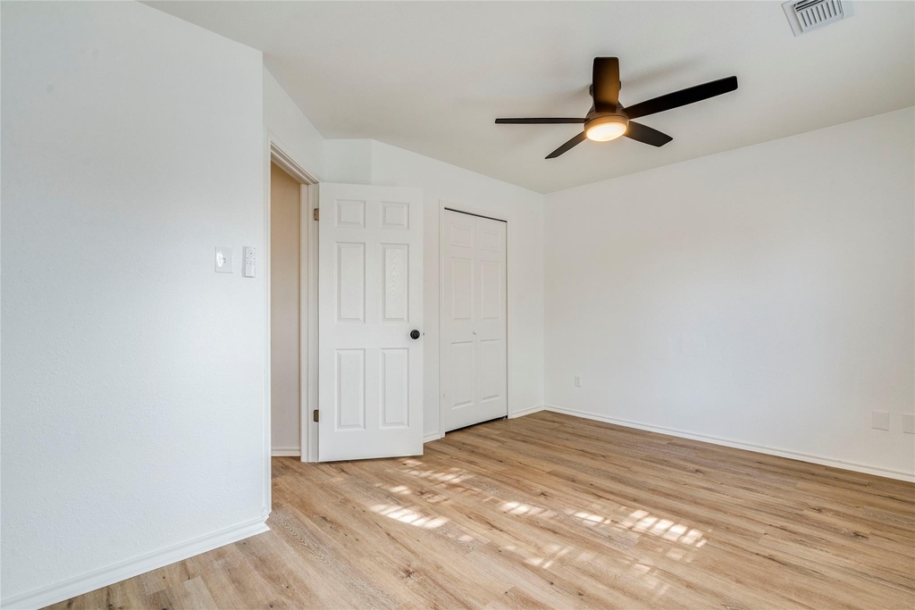 1106 Hughmont Dr - Photo 18