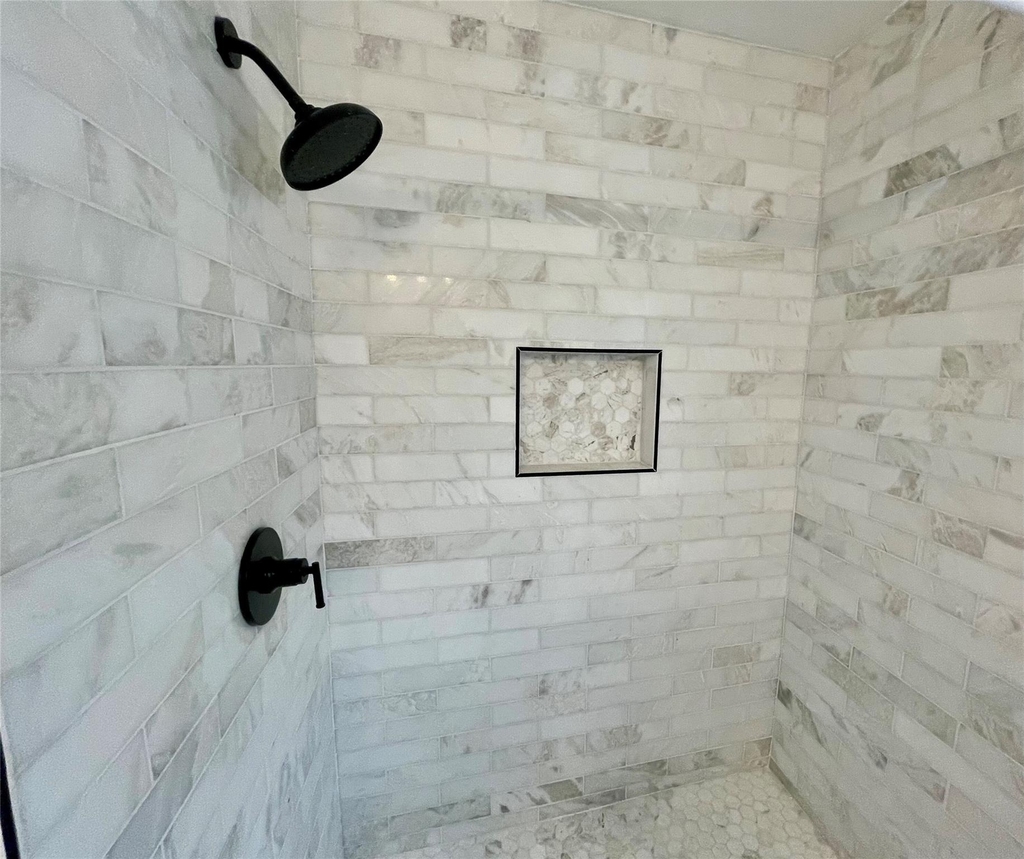 1109 Brentwood St - Photo 11