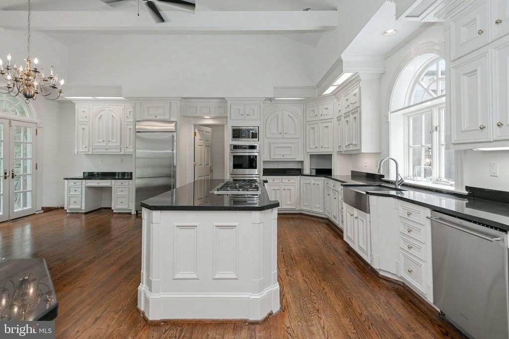 8705 Belmart Road - Photo 9