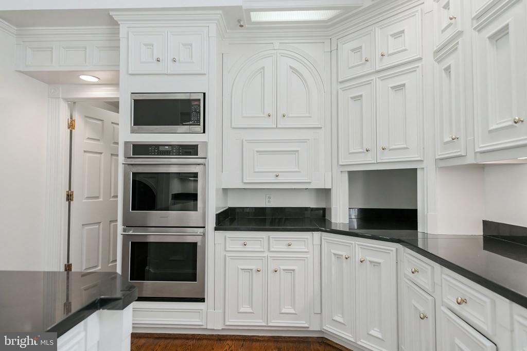 8705 Belmart Road - Photo 8