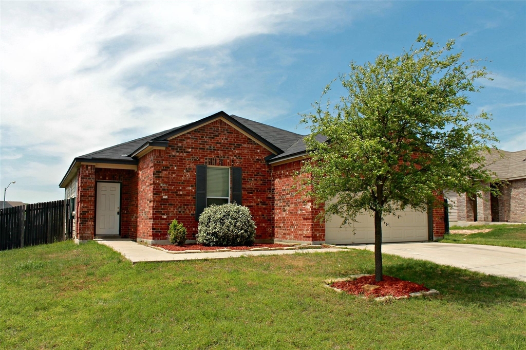 3516 Cisco Trl - Photo 0