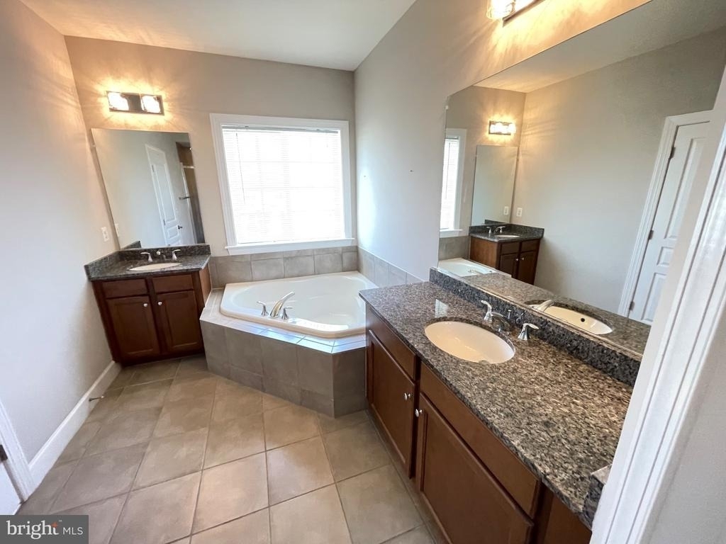 5801 Coppelia Drive - Photo 36