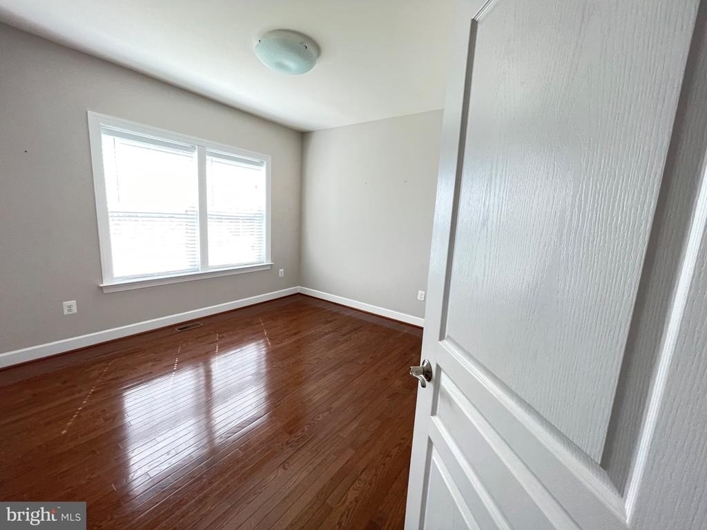 5801 Coppelia Drive - Photo 27