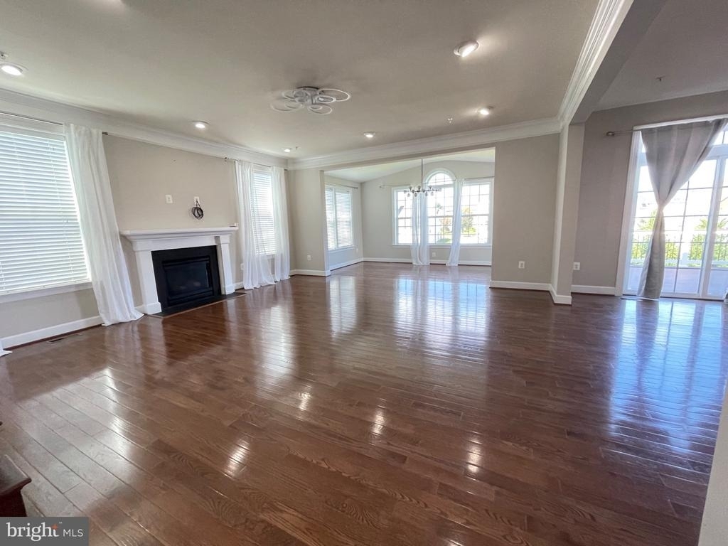 5801 Coppelia Drive - Photo 9