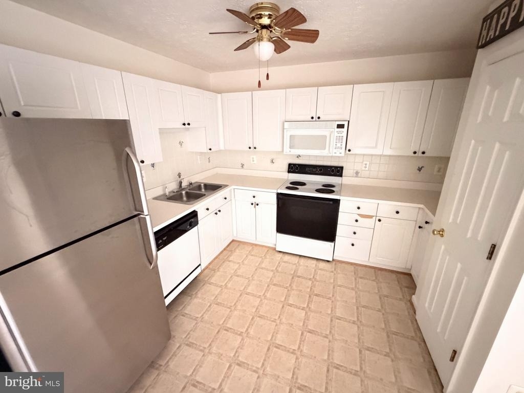 517 Doefield Court - Photo 4