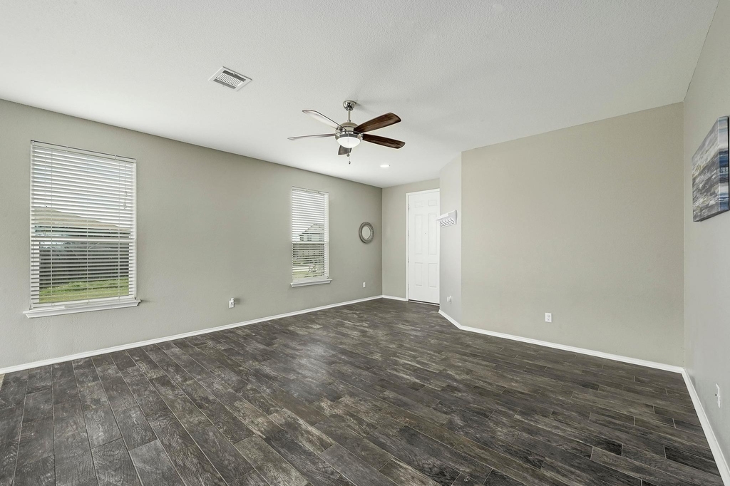 191 Cushman Dr - Photo 3
