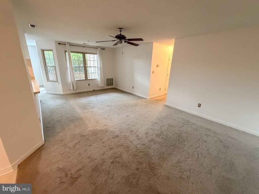 1708 Landmark Drive - Photo 4