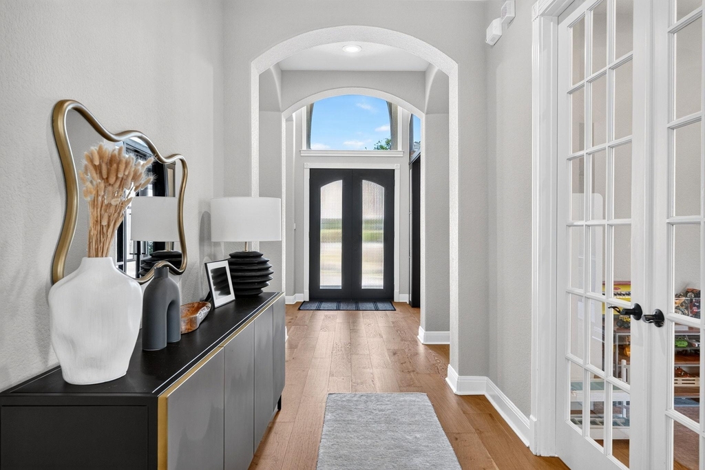 402 Aria Dr - Photo 4