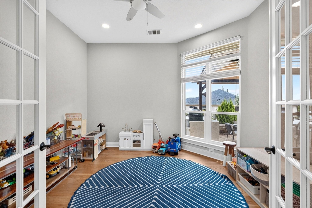 402 Aria Dr - Photo 5