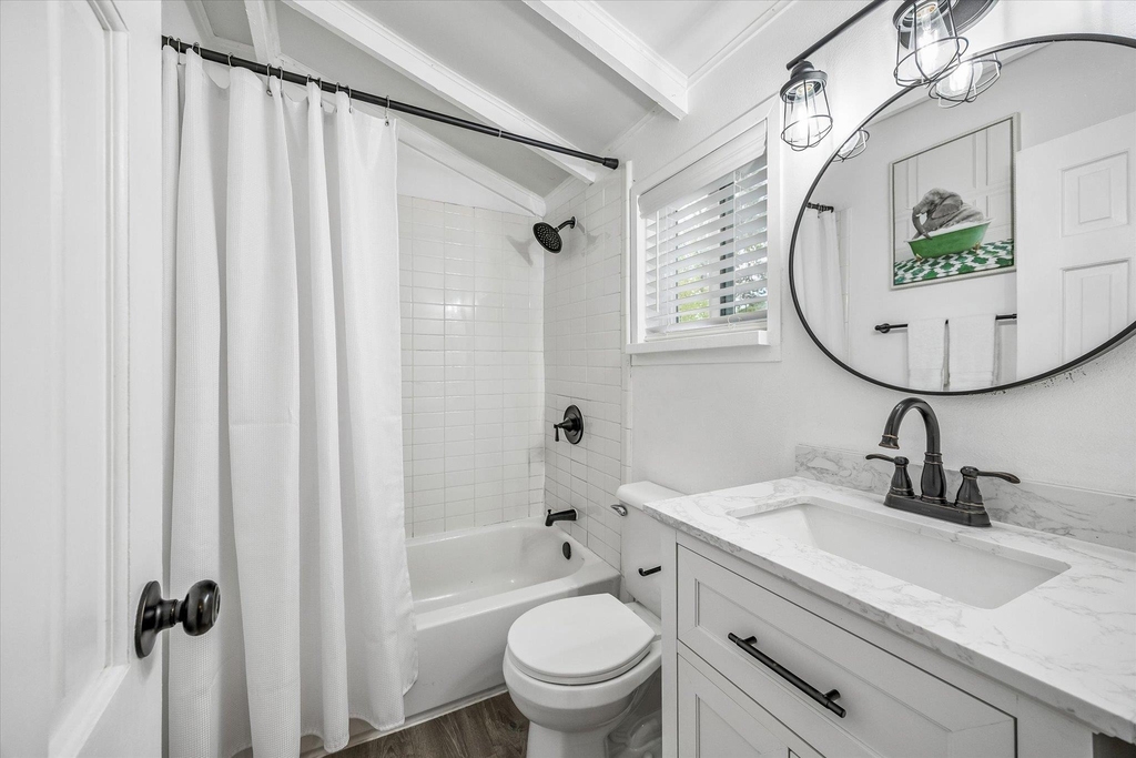 211 Lessin Ln - Photo 8