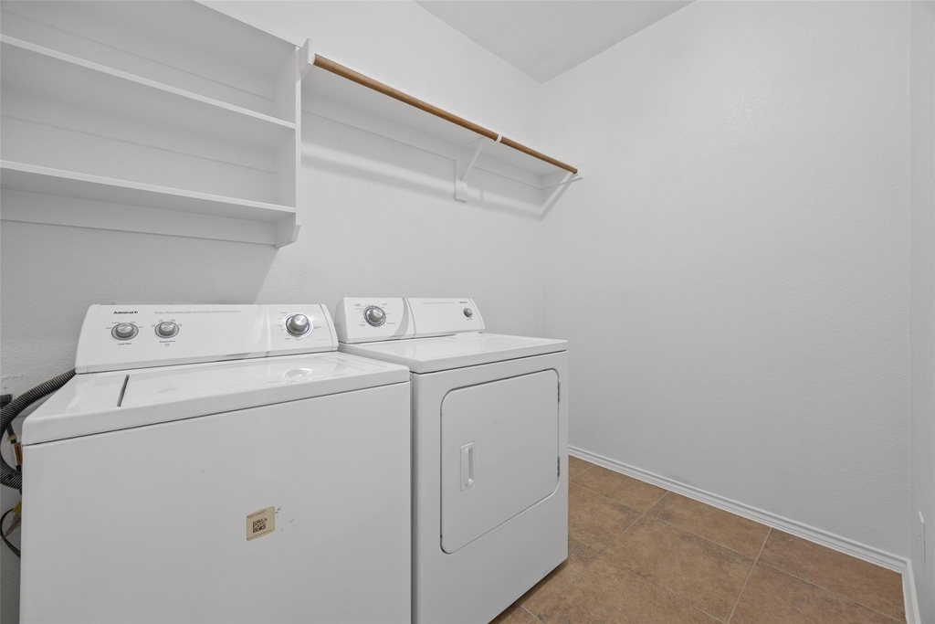 2300 Ambling Trl - Photo 16