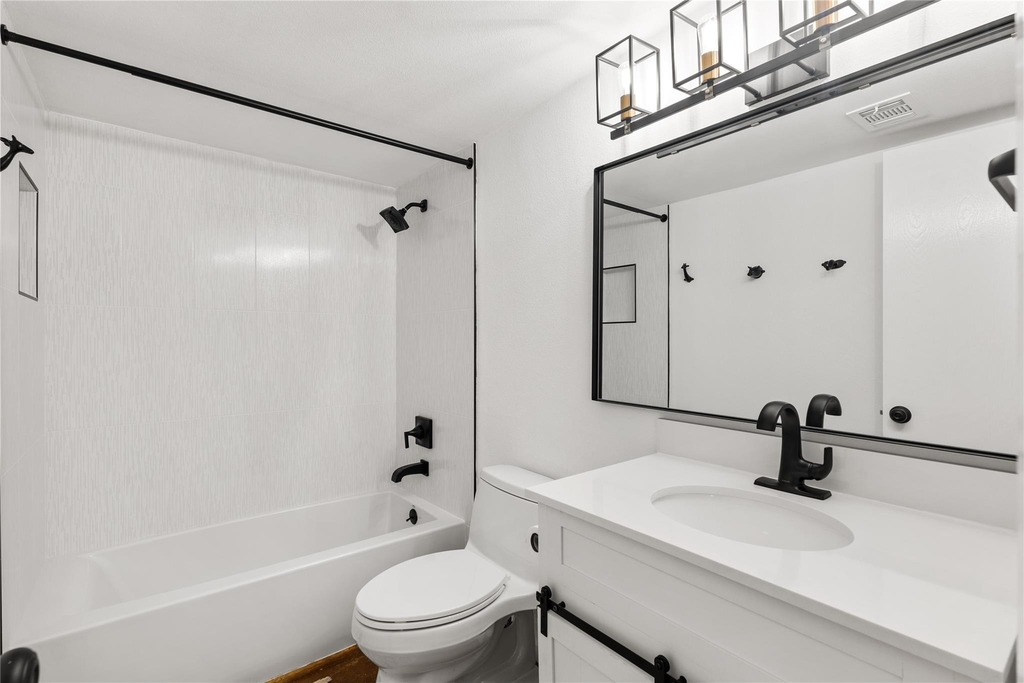 2119 Oxford Ave - Photo 8