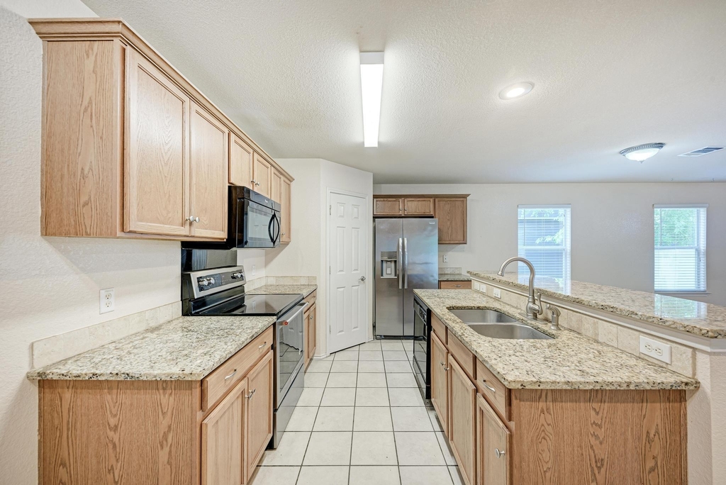 1508 Big Bend Dr - Photo 6