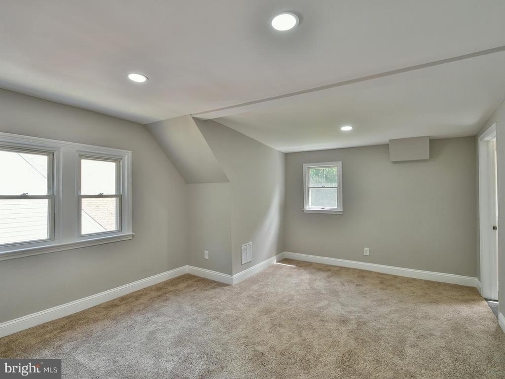 19 Pelczar Avenue - Photo 34