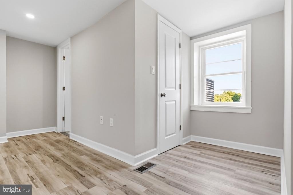 1927 Saint Paul Street - Photo 29