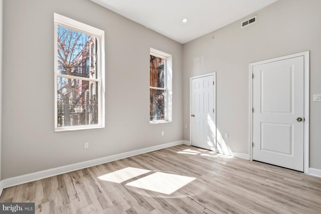 1927 Saint Paul Street - Photo 16