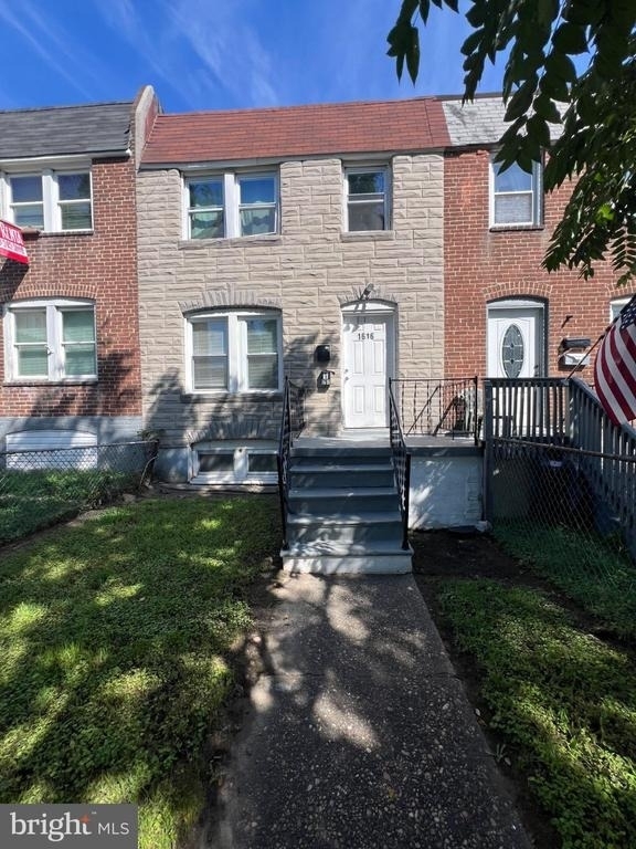 1616 Plum Street - Photo 0