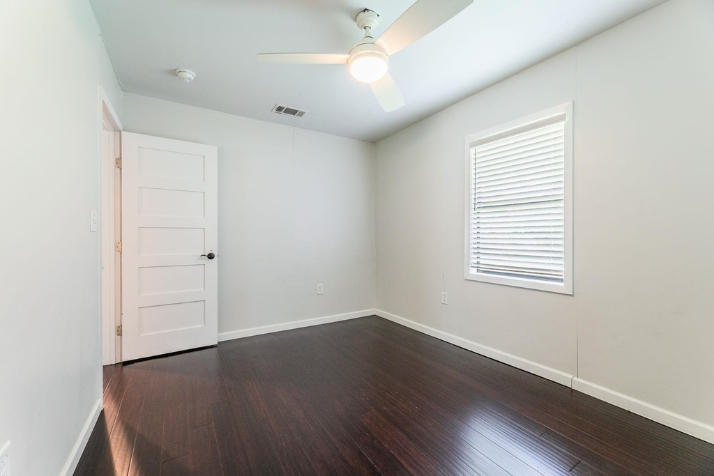 1717 Bunche Rd - Photo 11