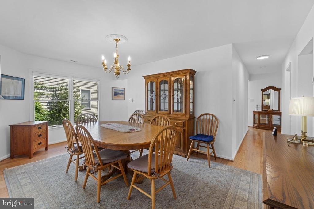 709 Sydney Terrace - Photo 5