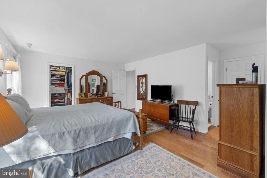 709 Sydney Terrace - Photo 12