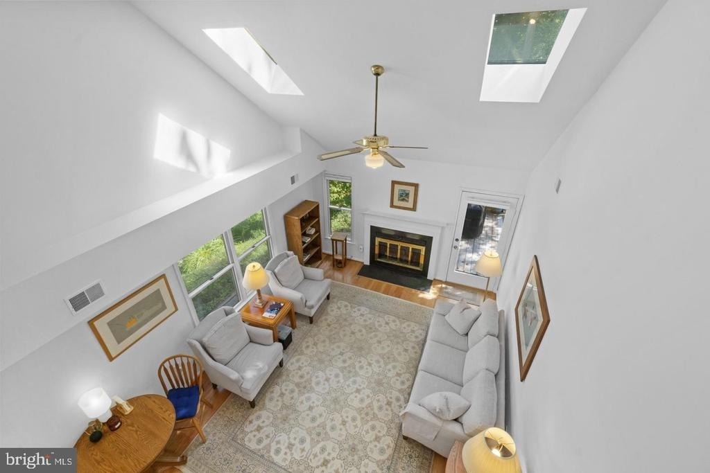 709 Sydney Terrace - Photo 15
