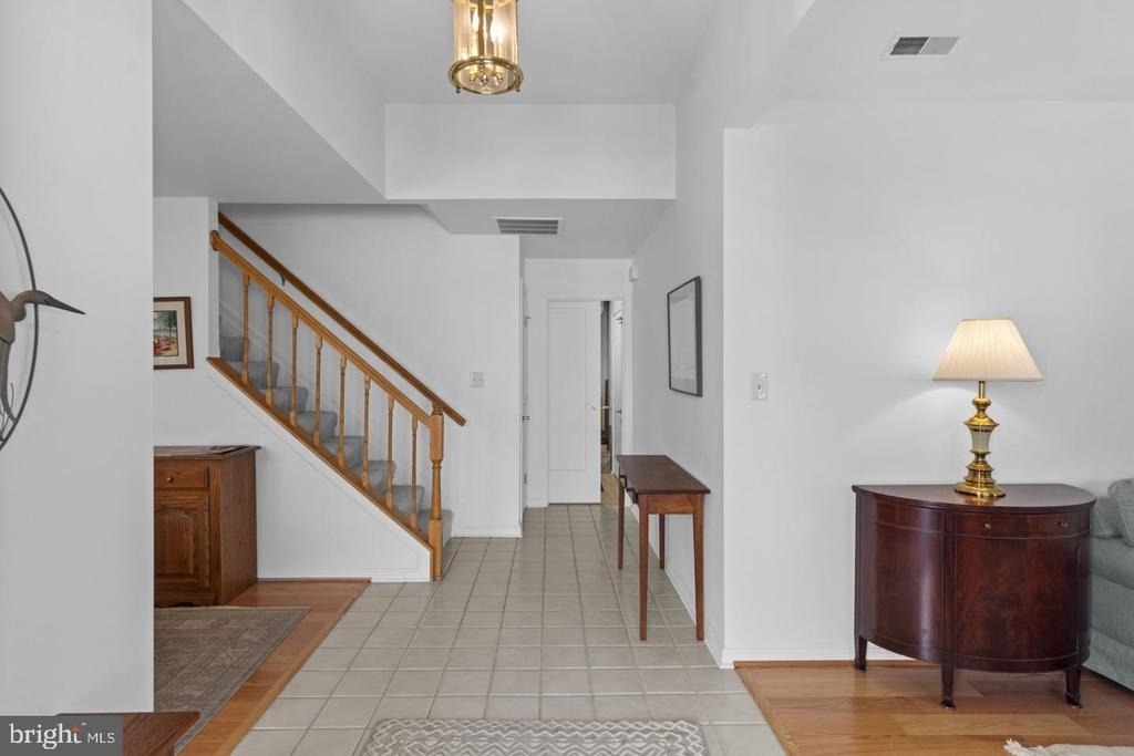 709 Sydney Terrace - Photo 4