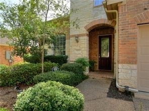 2737 Plantation Dr - Photo 2