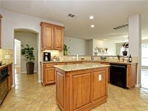 2737 Plantation Dr - Photo 8