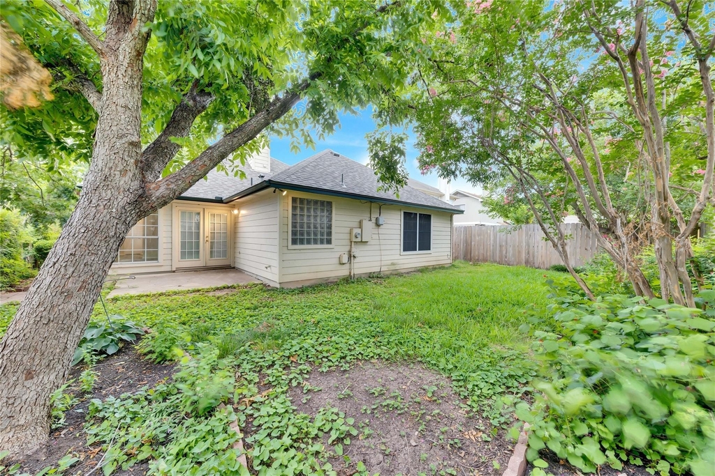 2204 Grove Dr - Photo 17