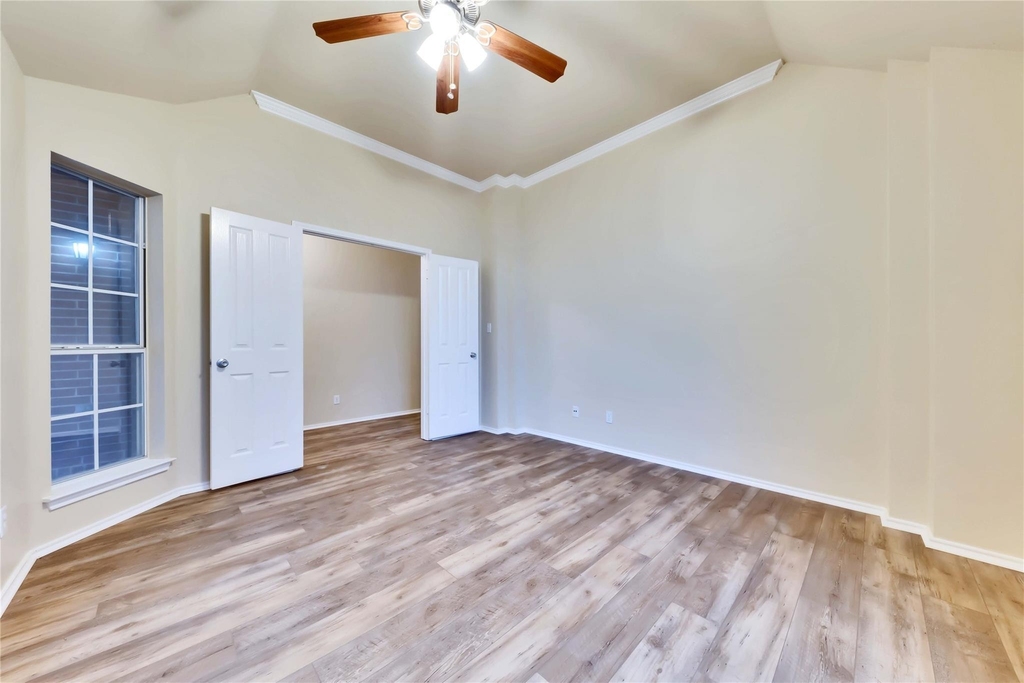 2204 Grove Dr - Photo 3