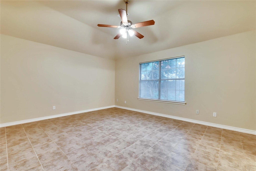 2204 Grove Dr - Photo 11