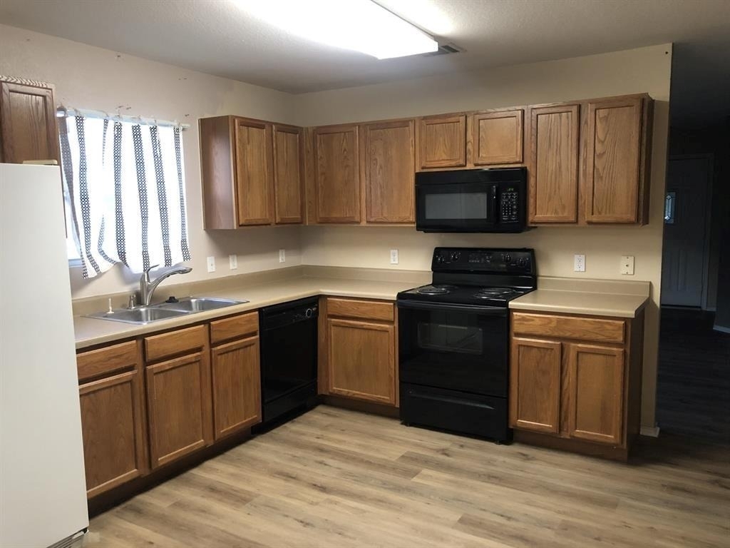 211 Woodley Rd - Photo 12