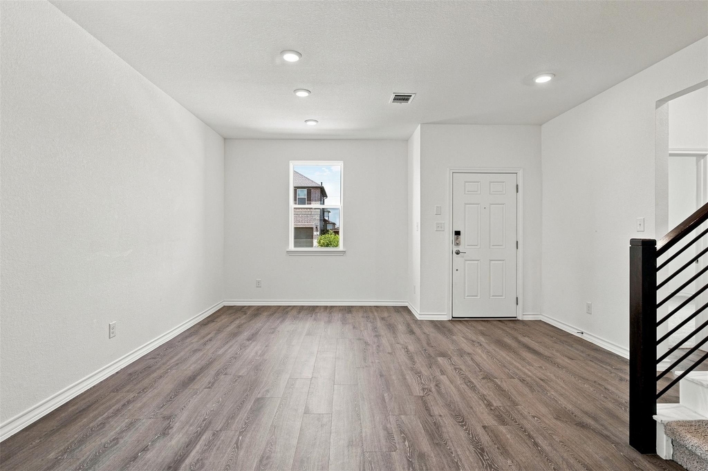 102 Gracie Way - Photo 2