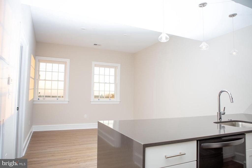 216 W 9th Street - Photo 15