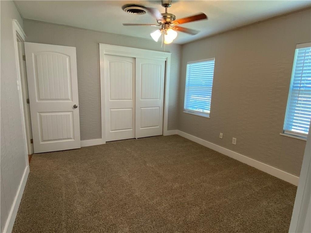 102 E Live Oak St - Photo 11