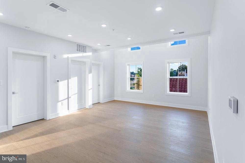 1109 Nw Fern Street Nw - Photo 0