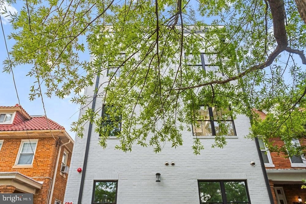 1109 Nw Fern Street Nw - Photo 2