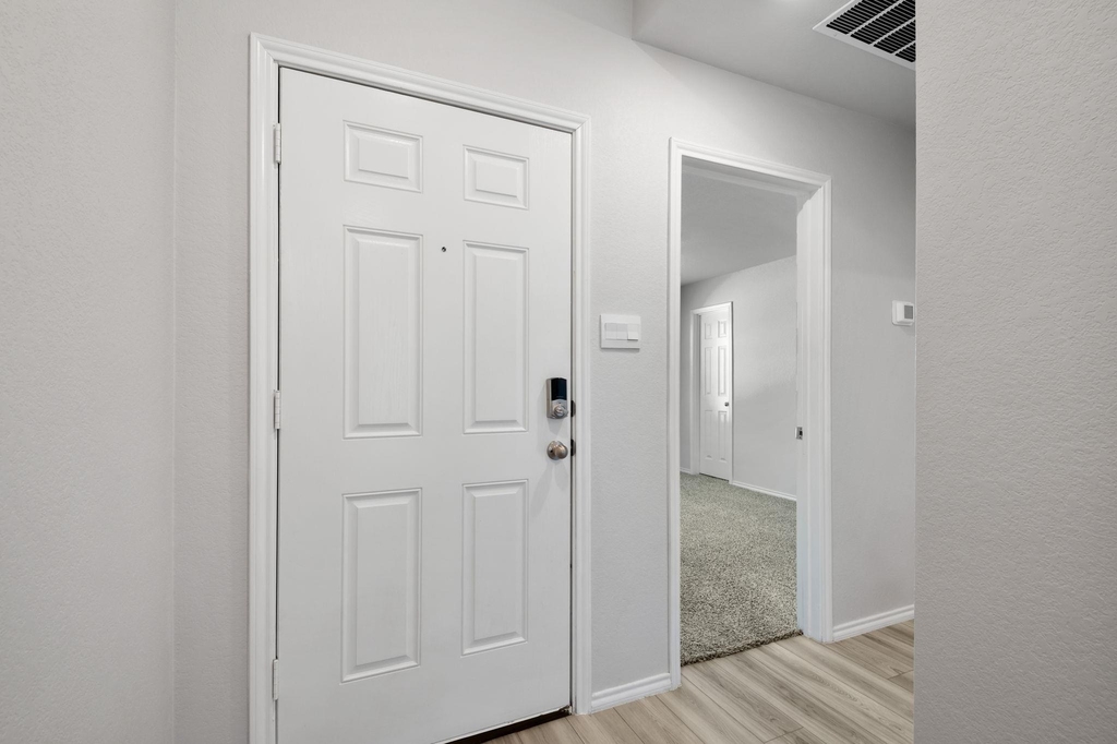 1430 Piedmont St - Photo 2