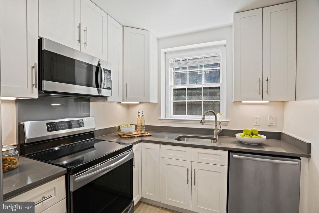 3610 39th Street Nw - Photo 9