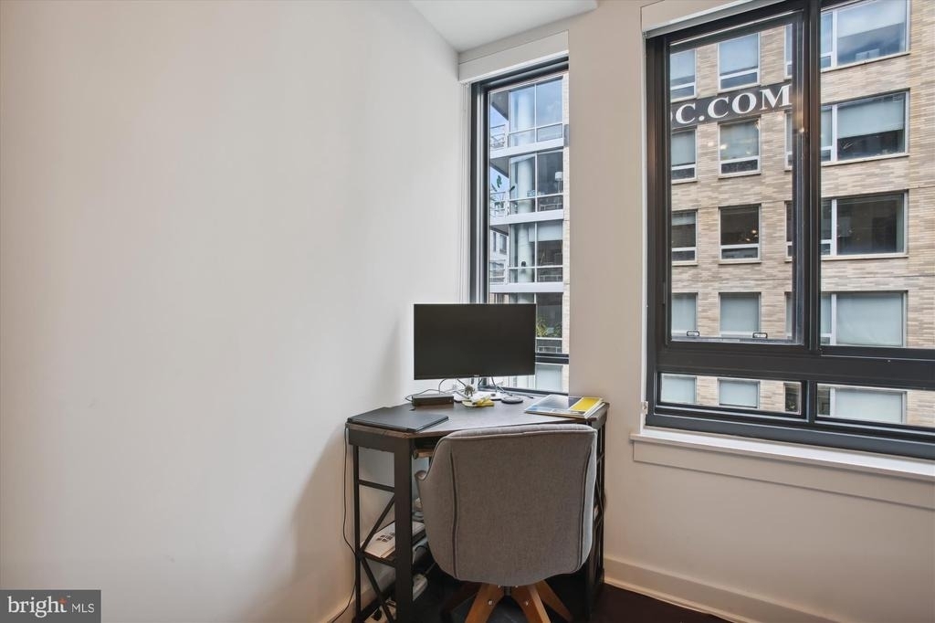 70 N Street Se - Photo 3
